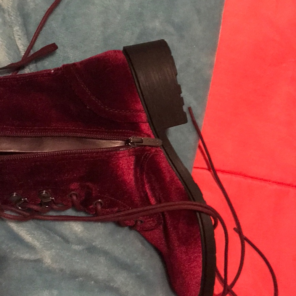 Shoes - Picture 7 of 7